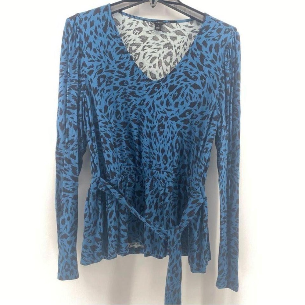 •Ann Taylor• Women's Leopard Print Top‎